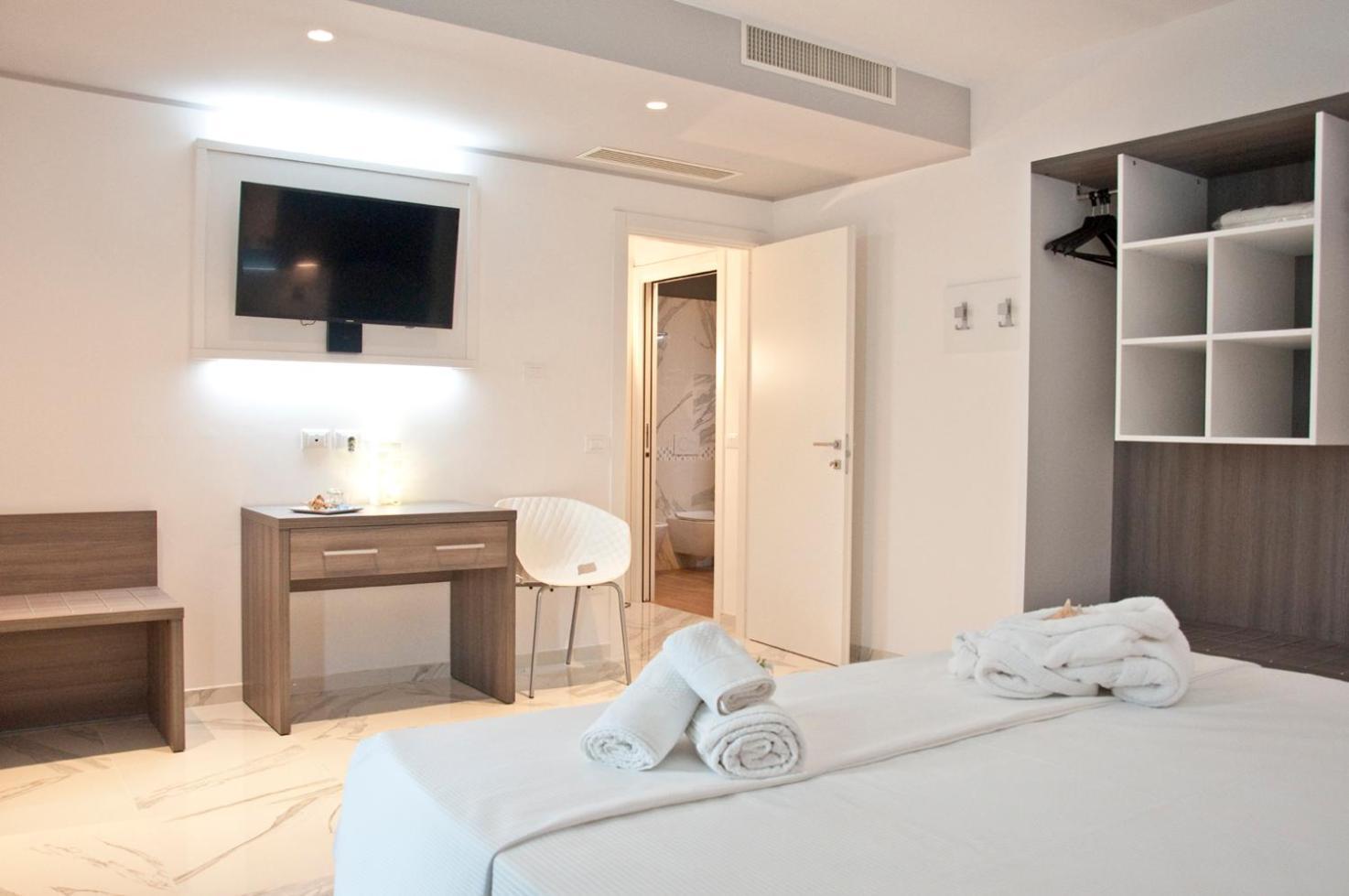 Ambruosi Village Resort & Spa Massignano Ngoại thất bức ảnh