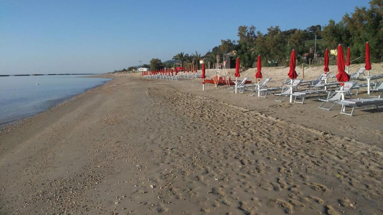Ambruosi Village Resort & Spa Massignano Ngoại thất bức ảnh