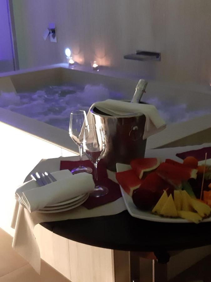 Ambruosi Village Resort & Spa Massignano Ngoại thất bức ảnh